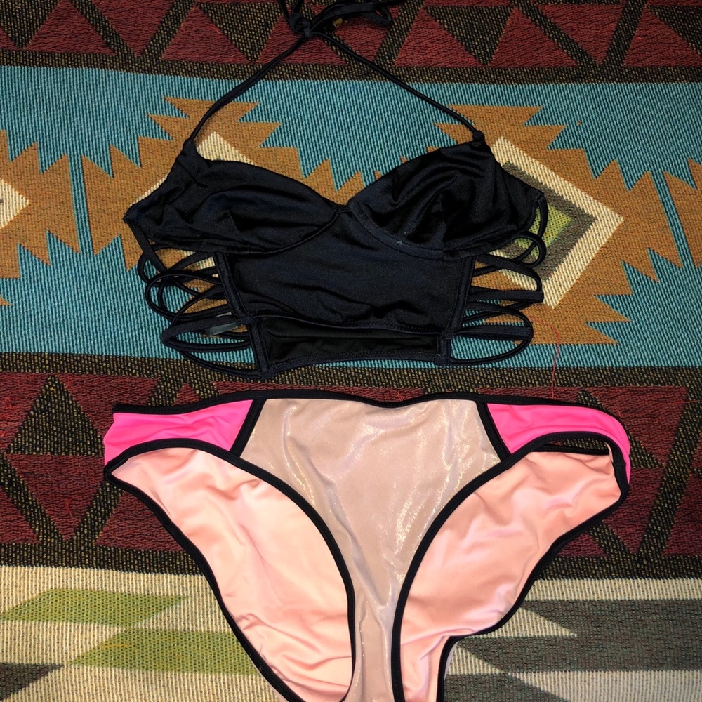 PINK VS Bikini!